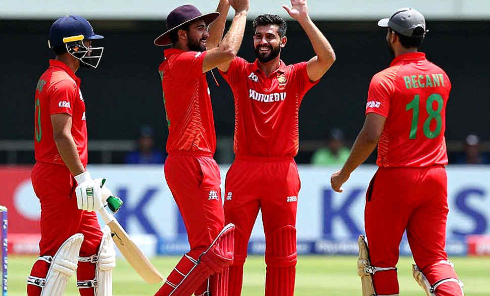 শারজার ৬:৩০ — শিশির, স্কোয়াড-শিট আর নাবির খালি জায়গা